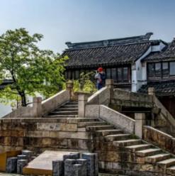 在职场中如何处理两个领导的意见不统一？怎么夹缝求生？游戏画面